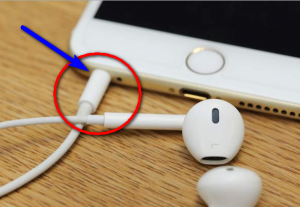 Plug & Unplug your headphones may times