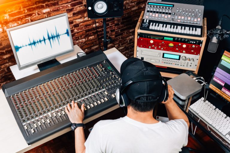Top Gadgets You Should Have In Your Home Recording Studio